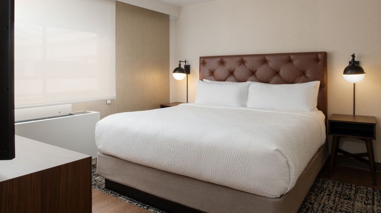 <b>Four Points Bellingham Hotel & Conf Ctr Suite</b>. Images powered by <a href="https://www.leonardoworldwide.com/" title="Leonardo Worldwide" target="_blank">Leonardo</a>.