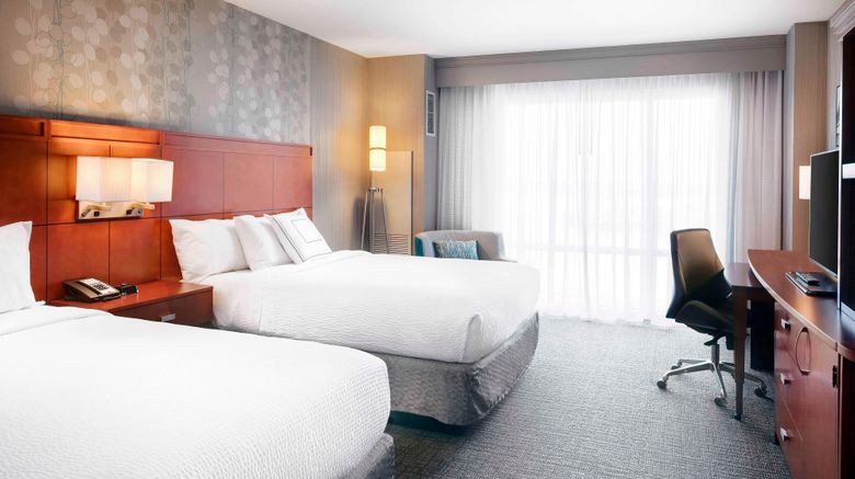 <b>Courtyard Marriott Indianapolis Downtown Room</b>. Images powered by <a href="https://www.leonardoworldwide.com/" title="Leonardo Worldwide" target="_blank">Leonardo</a>.