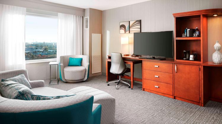 Courtyard Marriott Indianapolis Downtown Room