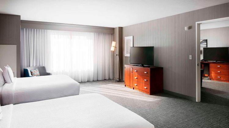 Courtyard Marriott Indianapolis Downtown Suite