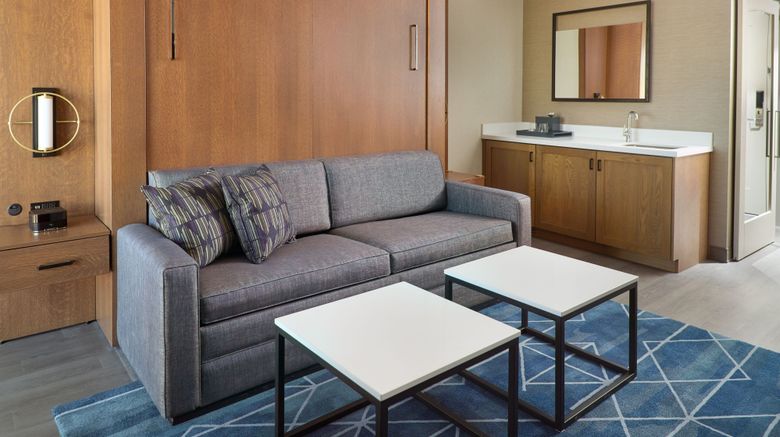 <b>Marriott Knoxville Downtown Room</b>. Images powered by <a href="https://www.leonardoworldwide.com/" title="Leonardo Worldwide" target="_blank">Leonardo</a>.