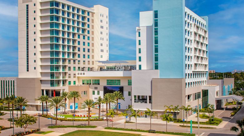 Marriott Fort Lauderdale Airport Exterior. Images powered by <a href="https://www.leonardoworldwide.com" target="_blank" rel="noopener">Leonardo</a>.