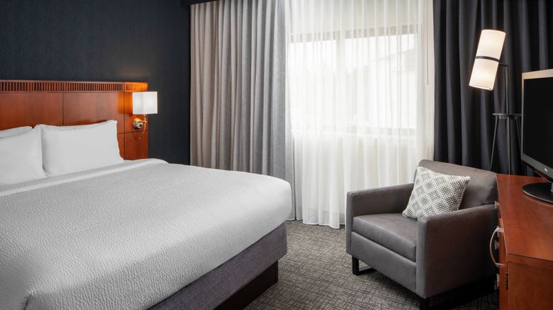 <b>Courtyard Dulles Airport Herndon/Reston Room</b>. Images powered by <a href="https://www.leonardoworldwide.com/" title="Leonardo Worldwide" target="_blank">Leonardo</a>.