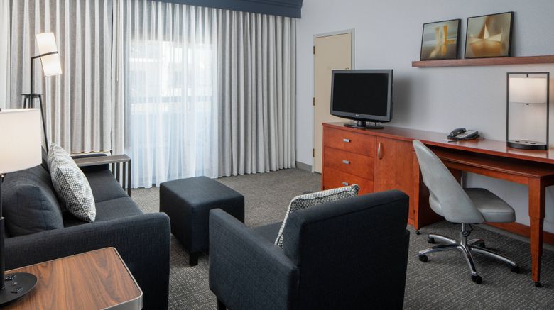 <b>Courtyard Dulles Airport Herndon/Reston Room</b>. Images powered by <a href="https://www.leonardoworldwide.com/" title="Leonardo Worldwide" target="_blank">Leonardo</a>.