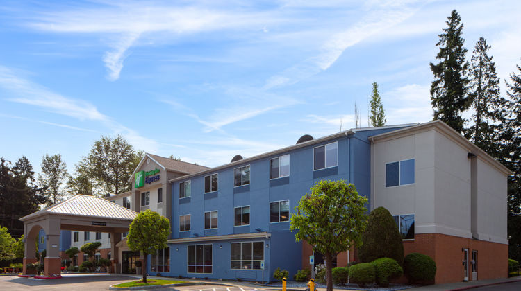 Holiday Inn Express Exterior