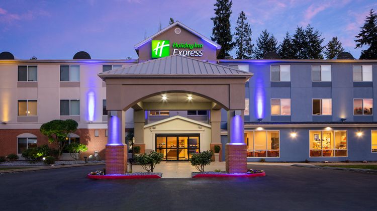Holiday Inn Express Exterior
