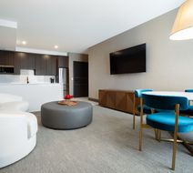 SpringHill Suites Chicago Chinatown Room