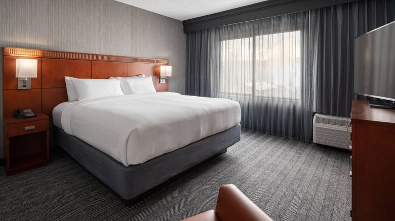 <b>Courtyard Seattle Southcenter Room</b>. Images powered by <a href="https://www.leonardoworldwide.com/" title="Leonardo Worldwide" target="_blank">Leonardo</a>.