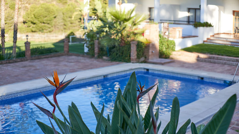 <b>Alhaurin Golf Resort Pool</b>. Images powered by <a href="https://www.leonardoworldwide.com/" title="Leonardo Worldwide" target="_blank">Leonardo</a>.