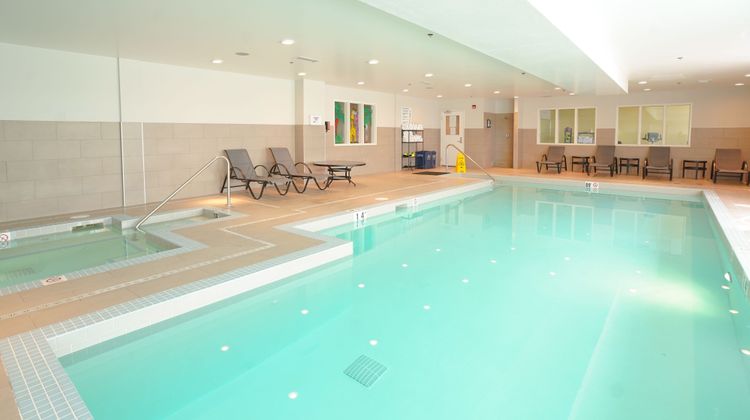 Fairfield Inn & Suites by Marriott Airdrie Pool