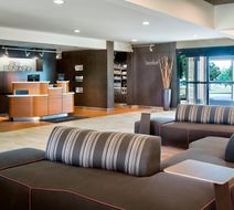 Courtyard Dallas Arlington/Entertainment Lobby