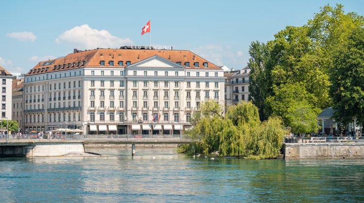 Four Seasons Hotel des Bergues Exterior