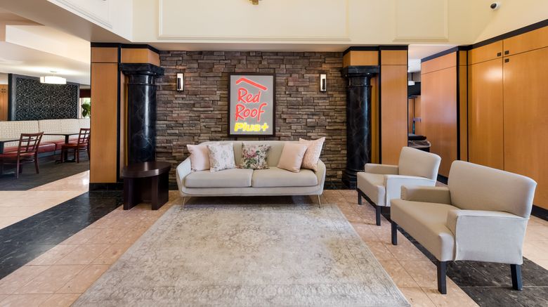 <b>Red Roof PLUS+ Columbus Downtown-Convent Lobby</b>. Images powered by <a href="https://www.leonardoworldwide.com/" title="Leonardo Worldwide" target="_blank">Leonardo</a>.