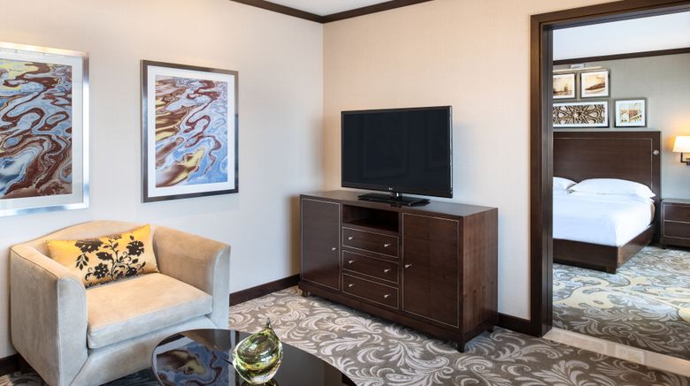 <b>Sheraton Dubai Creek Hotel & Towers Suite</b>. Images powered by <a href="https://www.leonardoworldwide.com/" title="Leonardo Worldwide" target="_blank">Leonardo</a>.