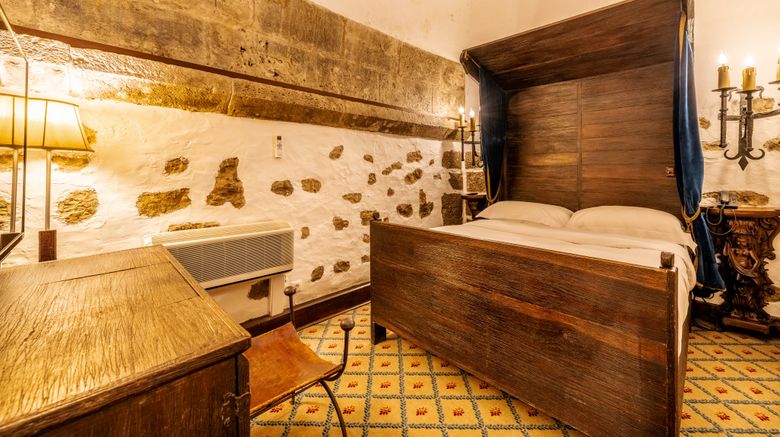 <b>Pousada do Castelo Suite</b>. Images powered by <a href="https://www.leonardoworldwide.com/" title="Leonardo Worldwide" target="_blank">Leonardo</a>.