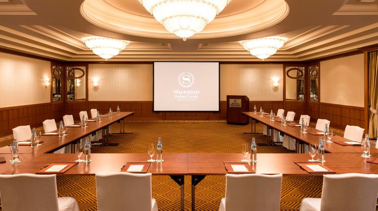Sheraton Dubai Creek Hotel & Towers Meeting