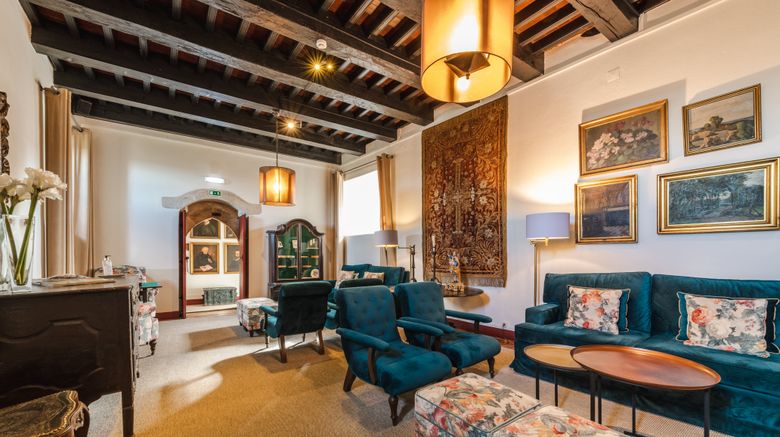 <b>Pousada do Castelo Lobby</b>. Images powered by <a href="https://www.leonardoworldwide.com/" title="Leonardo Worldwide" target="_blank">Leonardo</a>.