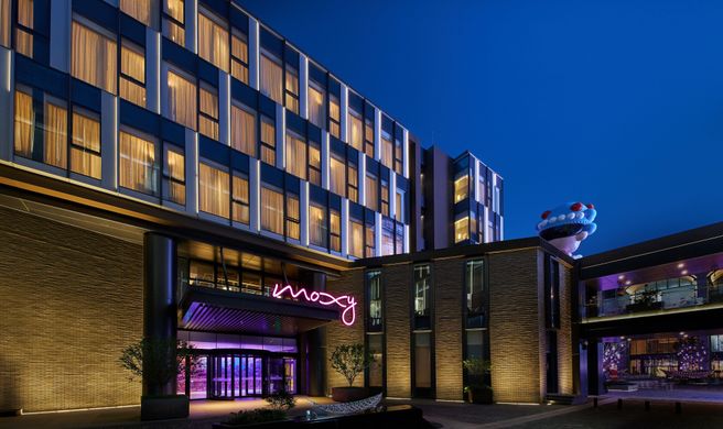 Moxy Xi'an Downtown Exterior