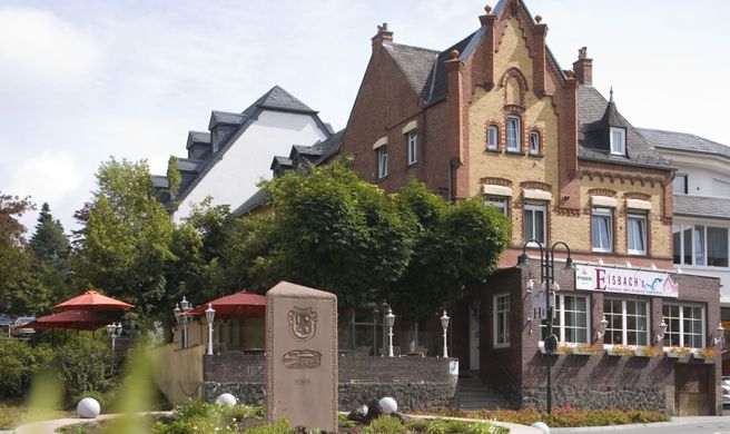 Eisbach Hotel Exterior