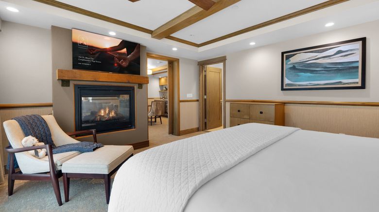 <b>Stephanie Inn Suite</b>. Images powered by <a href="https://www.leonardoworldwide.com/" title="Leonardo Worldwide" target="_blank">Leonardo</a>.