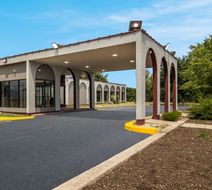 Red Roof Conference Chicago Aurora/ Fox Exterior