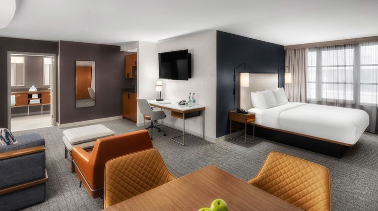 Courtyard Seattle Bellevue/Downtown Suite