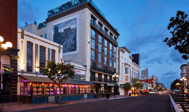 AC Hotel Downtown Gaslamp Quarter Exterior