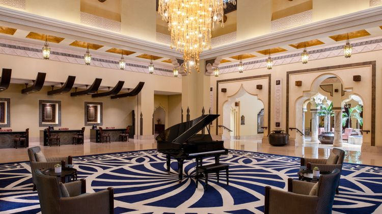 Sharq Village & Spa Lobby