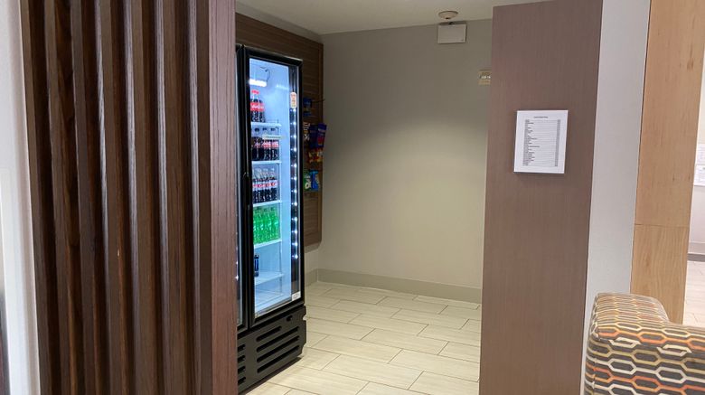 <b>Holiday Inn Express Eunice Lobby</b>. Images powered by <a href="https://www.leonardoworldwide.com/" title="Leonardo Worldwide" target="_blank">Leonardo</a>.