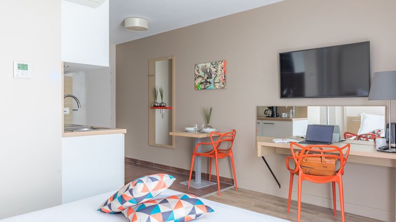 <b>Appart'City Bordeaux Chatrons Room</b>. Images powered by <a href="https://www.leonardoworldwide.com/" title="Leonardo Worldwide" target="_blank">Leonardo</a>.