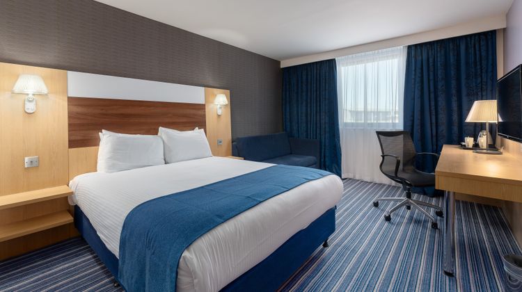 Holiday Inn Express Leigh Sports Village Room