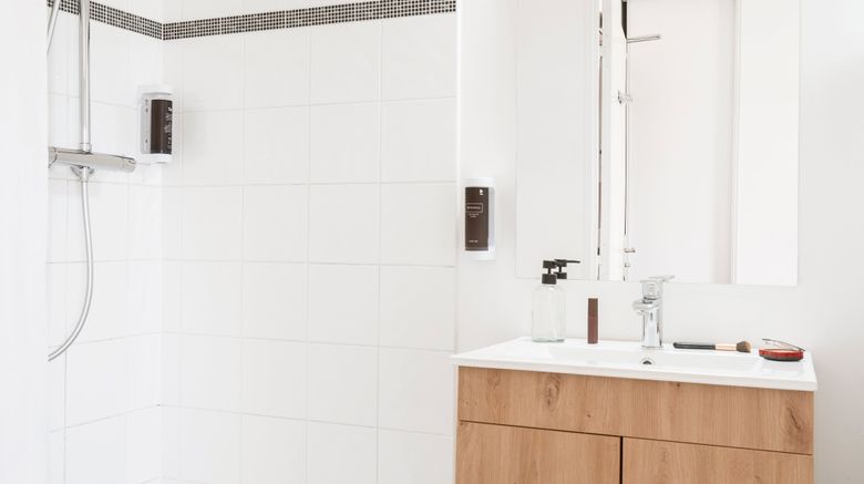 <b>Sejours & Affaires Paris Malakoff Room</b>. Images powered by <a href="https://www.leonardoworldwide.com/" title="Leonardo Worldwide" target="_blank">Leonardo</a>.