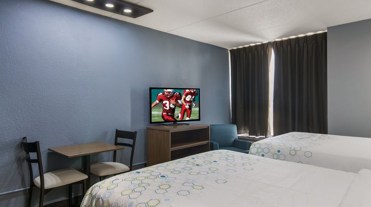 HomeTowne Conference Chicago N Aurora Room