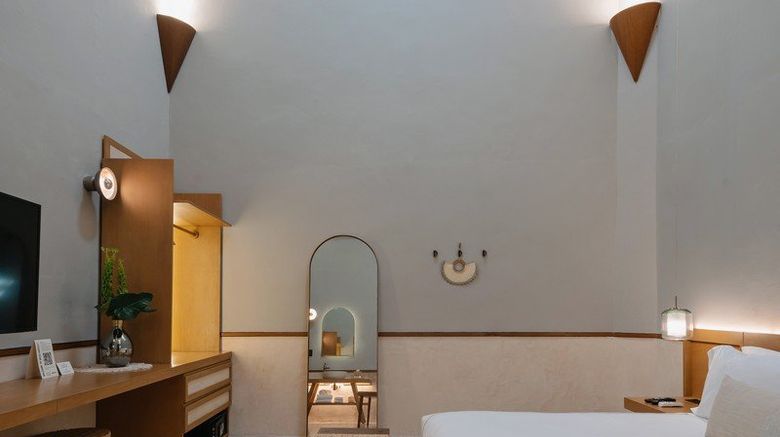 <b>Decu Downtown Merida Suite</b>. Images powered by <a href="https://www.leonardoworldwide.com/" title="Leonardo Worldwide" target="_blank">Leonardo</a>.