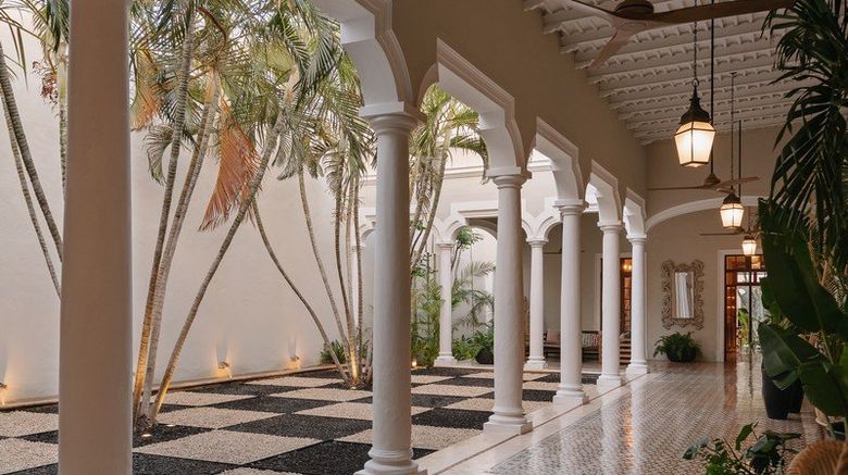 <b>Decu Downtown Merida Suite</b>. Images powered by <a href="https://www.leonardoworldwide.com/" title="Leonardo Worldwide" target="_blank">Leonardo</a>.