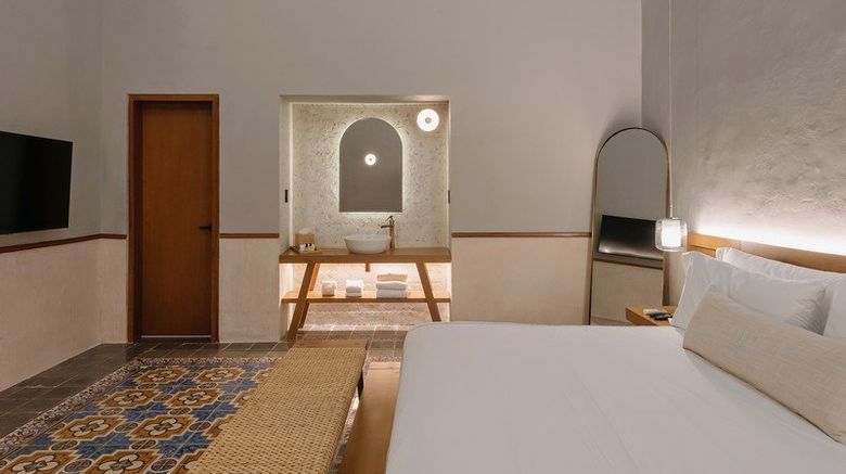 <b>Decu Downtown Merida Suite</b>. Images powered by <a href="https://www.leonardoworldwide.com/" title="Leonardo Worldwide" target="_blank">Leonardo</a>.