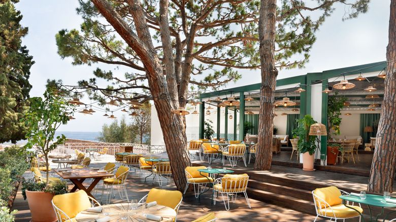 <b>Le Meridien Beach Plaza Restaurant</b>. Images powered by <a href="https://www.leonardoworldwide.com/" title="Leonardo Worldwide" target="_blank">Leonardo</a>.