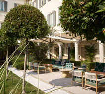 Four Seasons Hotel Milano Exterior