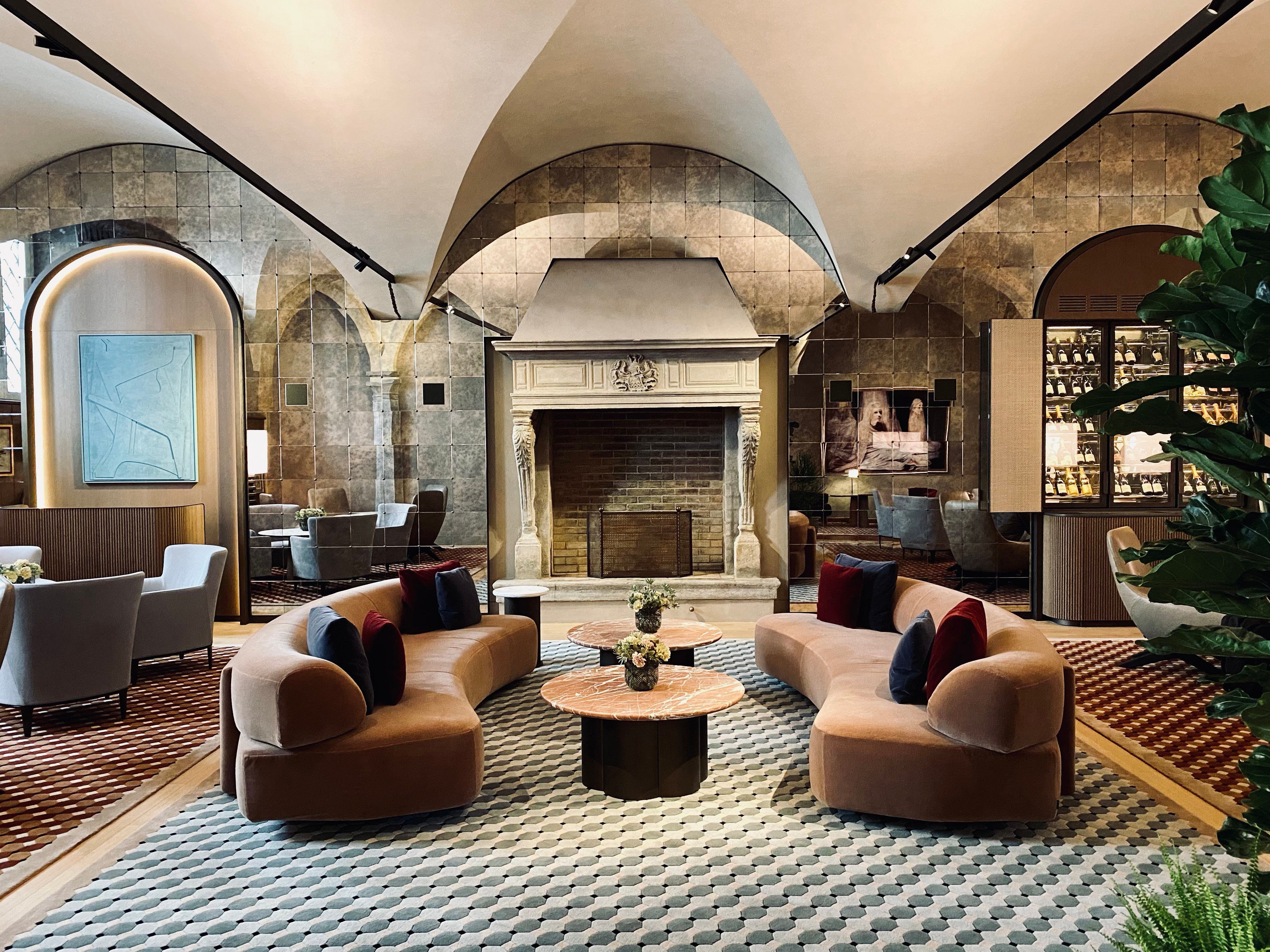 Four Seasons Hotel Milano- Milan, Italy Hotels- Deluxe Four Seasons Hotel Milano- Milan, Italy Hotels- Deluxe