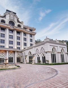 Grasse Grace Manor