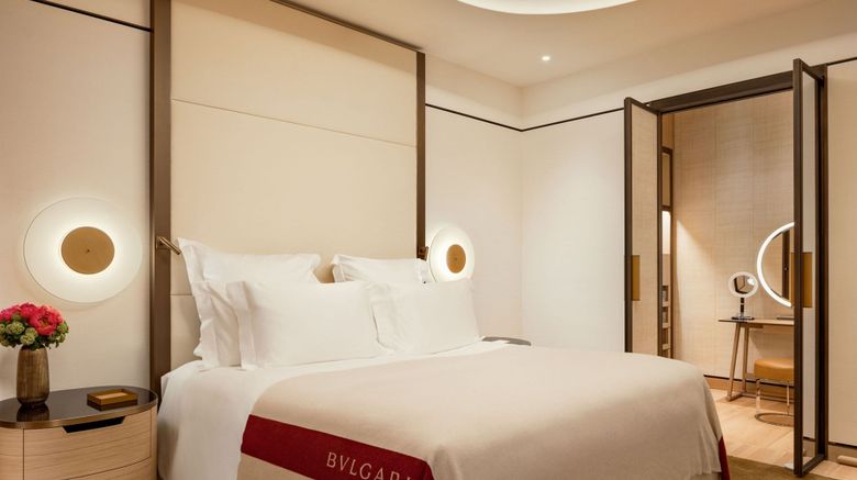 <b>Bulgari Hotel Roma Room</b>. Images powered by <a href="https://www.leonardoworldwide.com/" title="Leonardo Worldwide" target="_blank">Leonardo</a>.