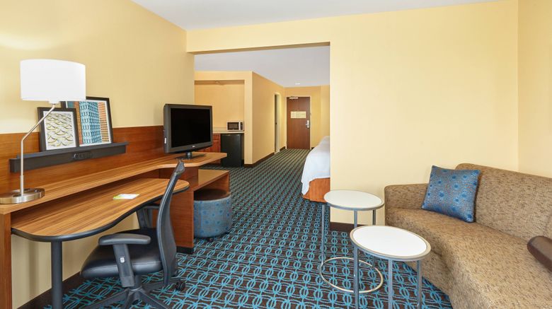 <b>Fairfield Inn & Suites Chicago Lombard Suite</b>. Images powered by <a href="https://www.leonardoworldwide.com/" title="Leonardo Worldwide" target="_blank">Leonardo</a>.