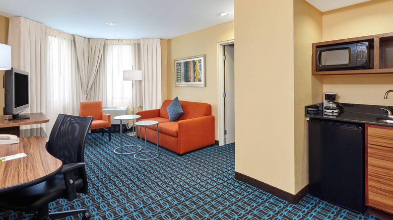 <b>Fairfield Inn & Suites Chicago Lombard Suite</b>. Images powered by <a href="https://www.leonardoworldwide.com/" title="Leonardo Worldwide" target="_blank">Leonardo</a>.