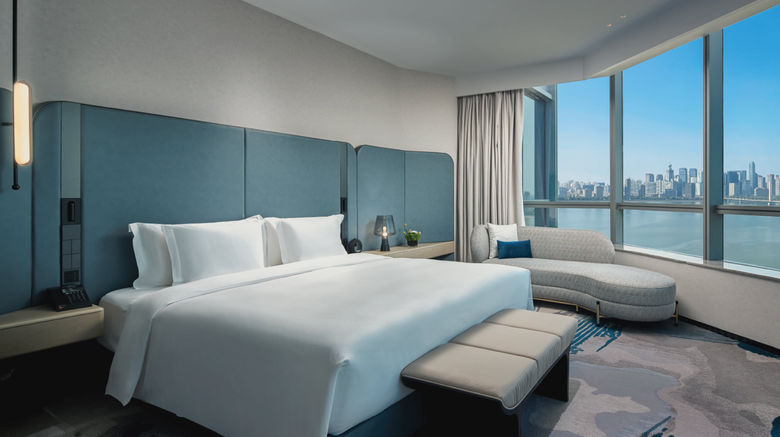 <b>Crowne Plaza Binjiang Room</b>. Images powered by <a href="https://www.leonardoworldwide.com/" title="Leonardo Worldwide" target="_blank">Leonardo</a>.