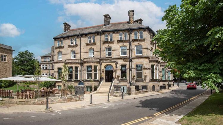 The Harrogate Inn Exterior