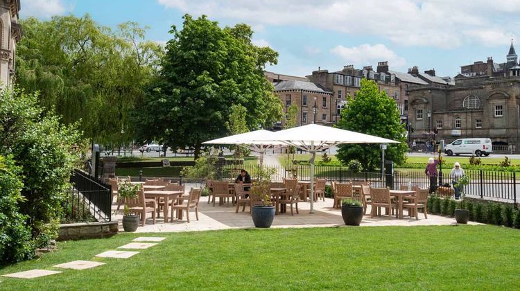 The Harrogate Inn Exterior