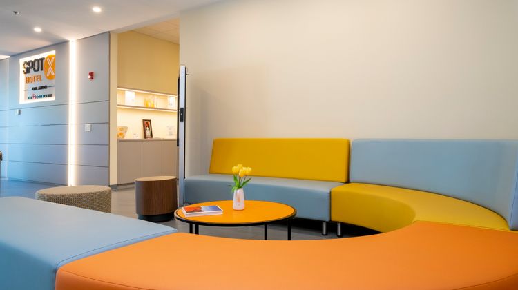 SPOT X Hotel Orlando/Intl Dr Lobby