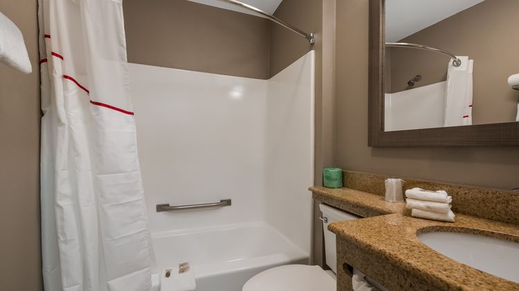 Red Roof Inn & Suites Vineland - Buena Room