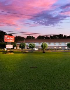 Red Roof Inn & Suites Vineland - Buena