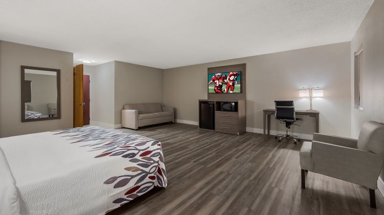Red Roof Inn & Suites Vineland - Buena Suite